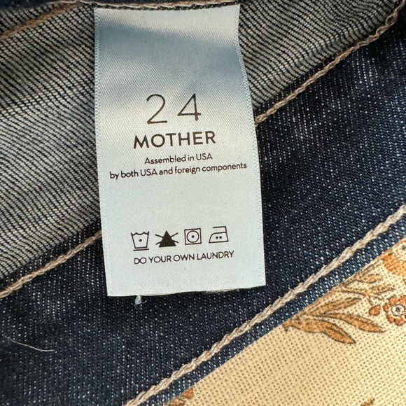 Mother denim Jean with red detail down side of jeans. Size 24. - Picture 4 of 4